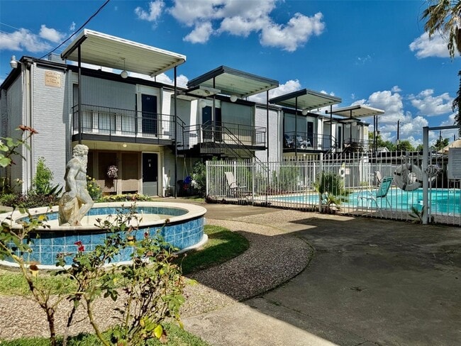 Building Photo - 1000 Heights Blvd