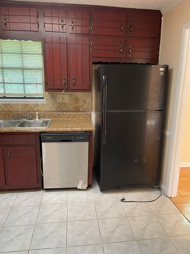 Building Photo - 152 Rountree Rd