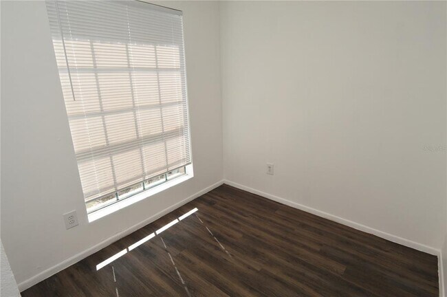 Building Photo - 8742 Mallard Reserve Dr