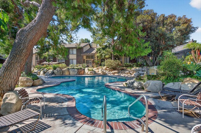 Building Photo - Gorgeous 2 bed/bath Condo in Long Beach