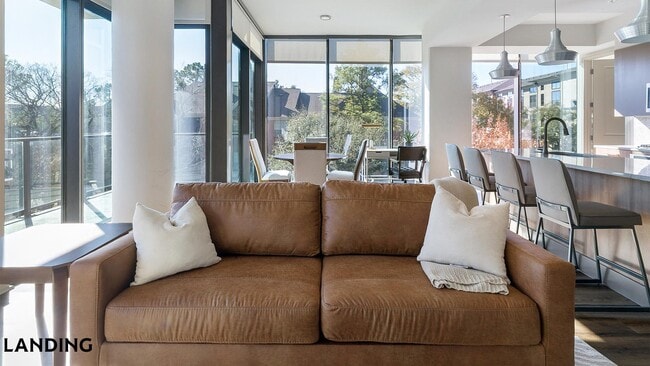 Building Photo - 1414 Wood Hollow Dr