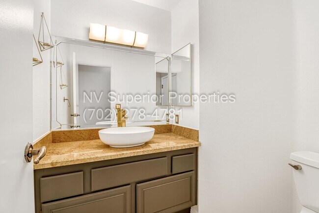 Building Photo - SW The Lakes!!!! Pool!!! Spa!!! Solar Panels!!! Primary bedroom downstairs!!! 3 Car Garage!!!