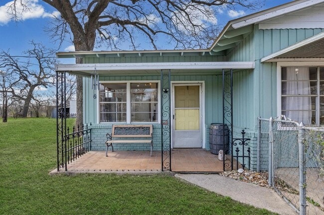 Building Photo - 1418 Kingshill Dr