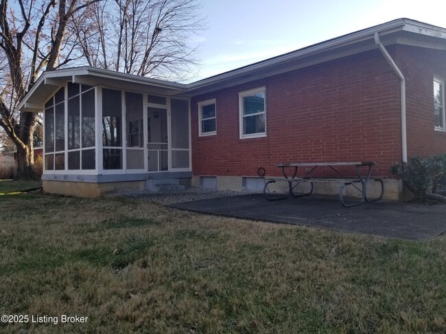 Building Photo - 1305 Abbeywood Rd