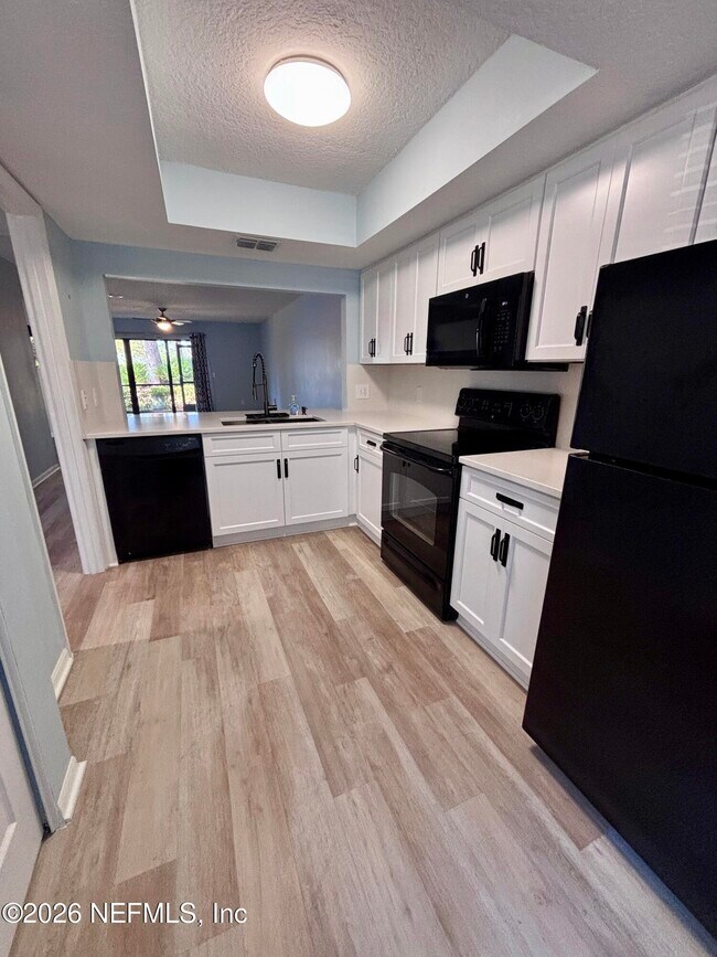 Building Photo - 138 Cranes Lake Dr