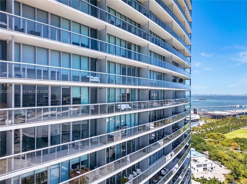 Building Photo - 888 Biscayne Blvd