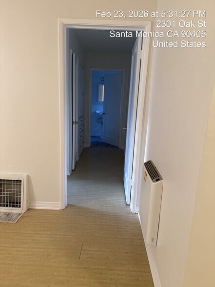 Building Photo - 2301 Oak St