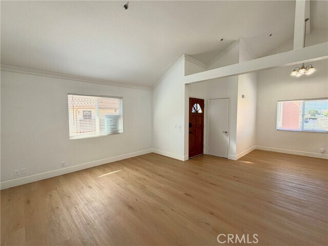 Building Photo - 729 S Knott Ave