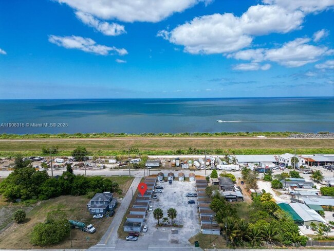 Building Photo - 12101 Everglades St