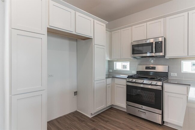 Building Photo - 101 Rioja