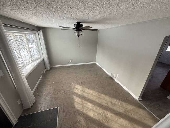 Building Photo - 123 Merigold Dr