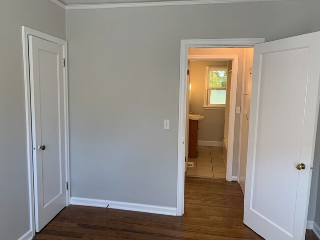 Building Photo - Dorway Place
