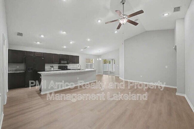 Building Photo - 7918 Chestnut View Dr