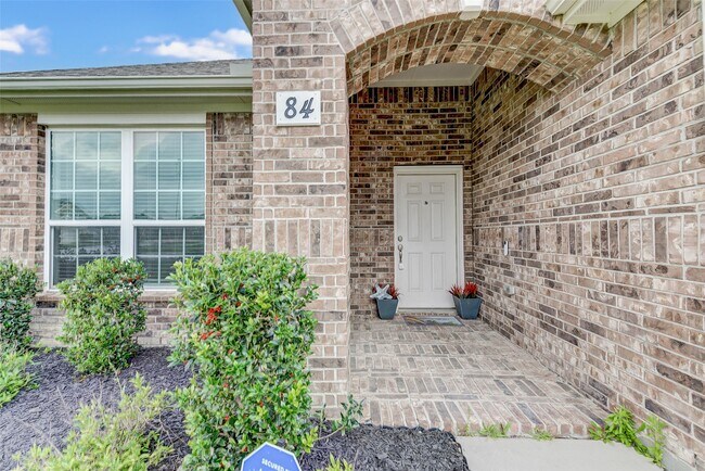 Building Photo - 84 Linnwood Dr