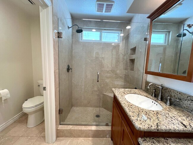 Building Photo - Beautiful Laguna Hills home located just m...