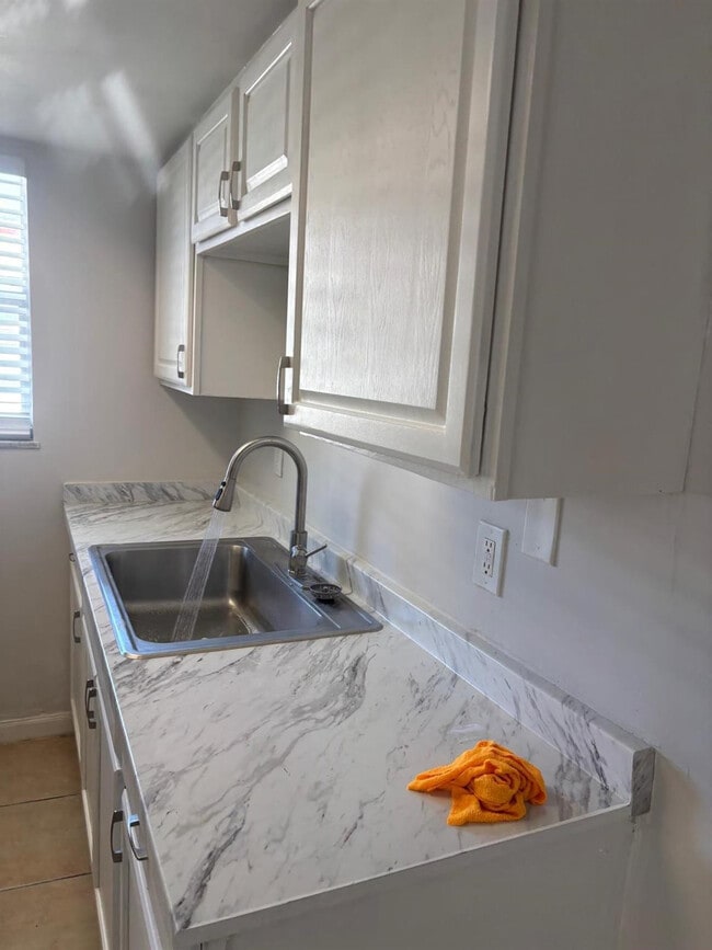 Building Photo - 1875 40th Ave