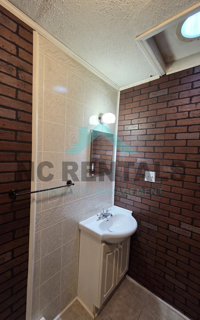 Building Photo - 3716 Dawson Ave