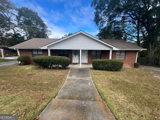 Building Photo - 982 Locust Dr NE