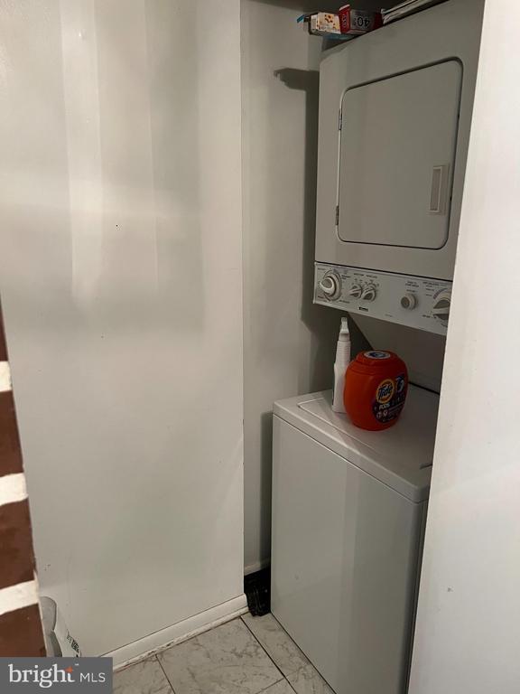 Building Photo - 809 Red Lion Rd