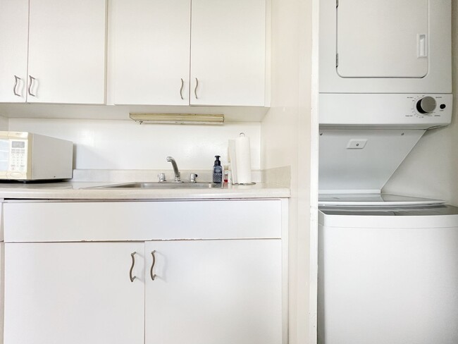 Building Photo - Pet Friendly Furnished Waikiki Studio with...