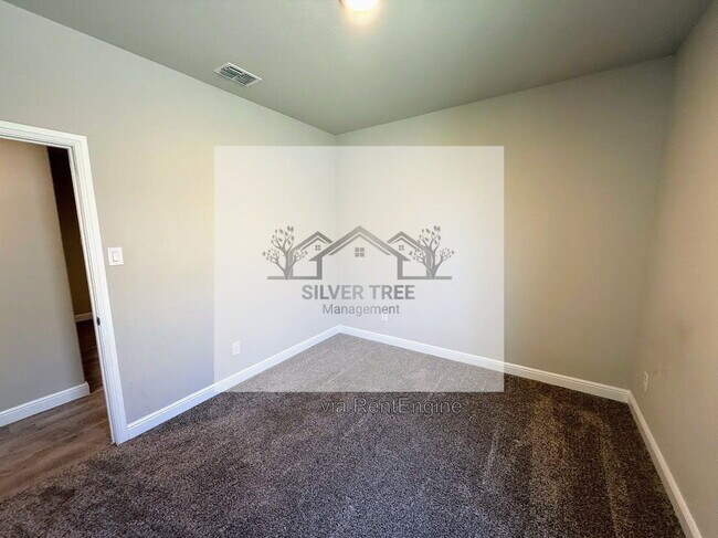 Building Photo - 10921 Rockchapel Dr