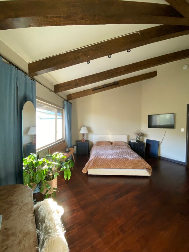 Building Photo - 2700 Cahuenga Blvd E