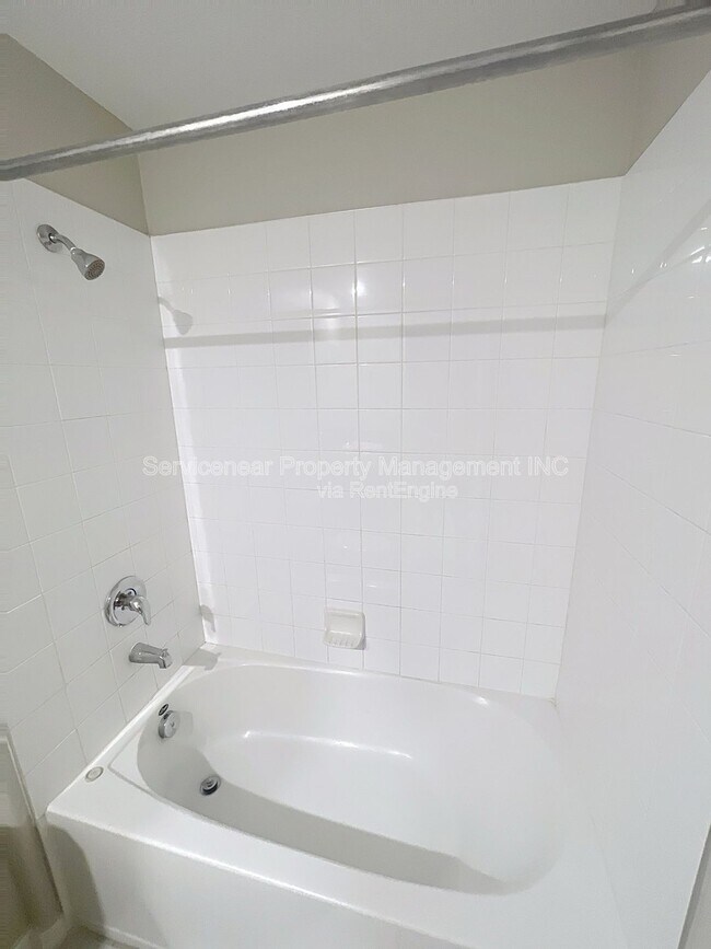 Building Photo - 10344 Alder Green Dr