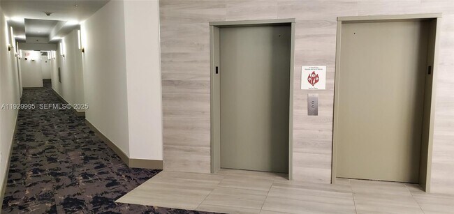 Building Photo - 3001 NE 185th St