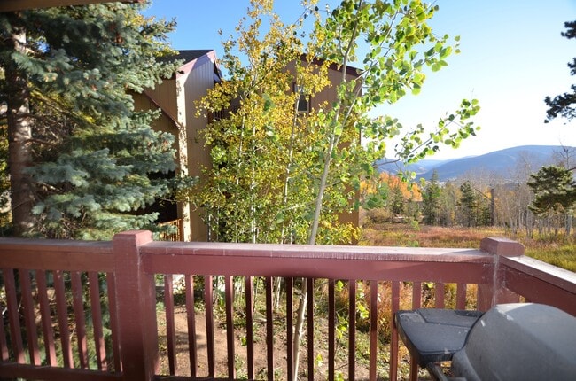 Building Photo - Long Winter Lease!  Fully Furnished, on bu...