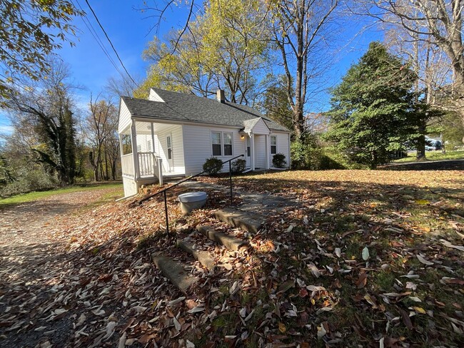 Building Photo - Great Northern Winston-Salem, 3/1 Home con...