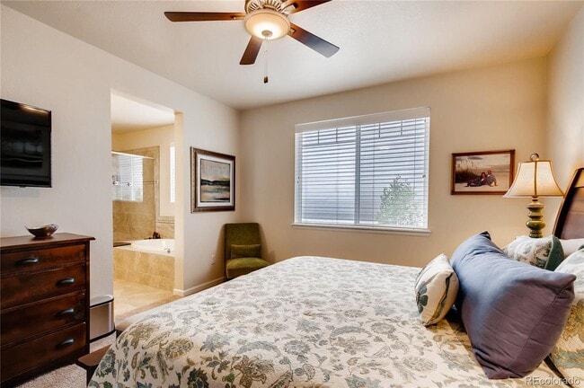 Building Photo - 511 E Hinsdale Ave