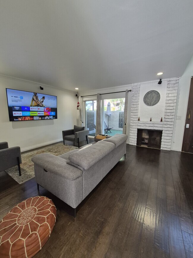 Building Photo - 5313 Sevilla Ct