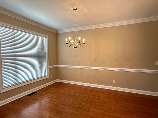 Building Photo - 6378 Clubside Dr