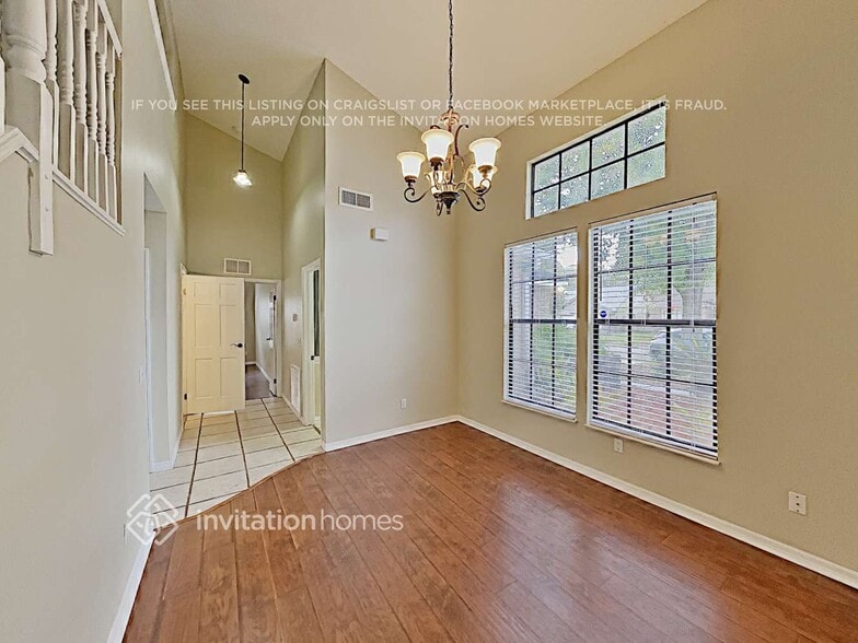 Building Photo - 1563 Oberlin Terrace