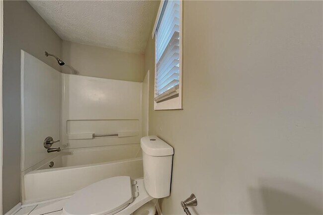 Building Photo - 895 Perrin Springs Ct NE