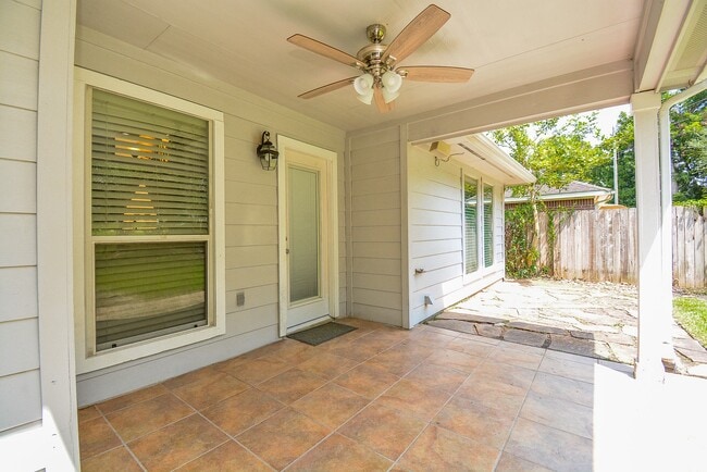 Building Photo - 4006 Dell Ln