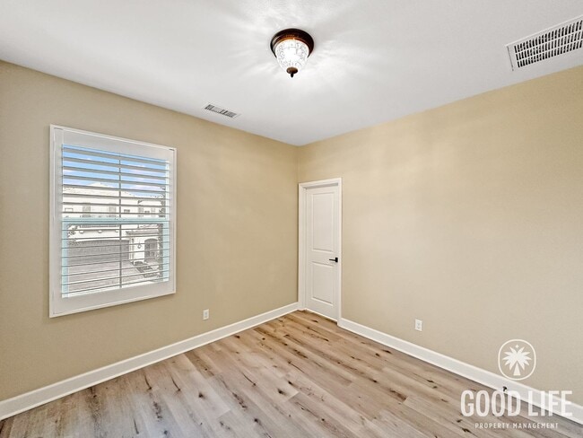 Building Photo - Stunning 3Bd/3.5Ba Home in Irvine w/Large Patio, Modern Design and 2 Master Suites!