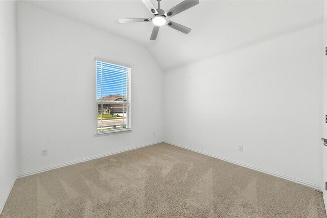 Building Photo - 140 Periwinkle Ln