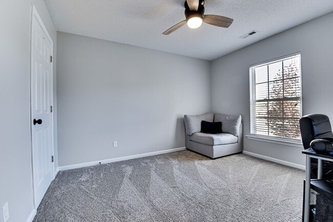 Building Photo - 4 BR/Loft near Simpsonville!  Lawn Maintenance included! Amenities & Close to Shopping & Restaurants