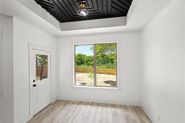 Building Photo - 1017 Cedarcrest Dr