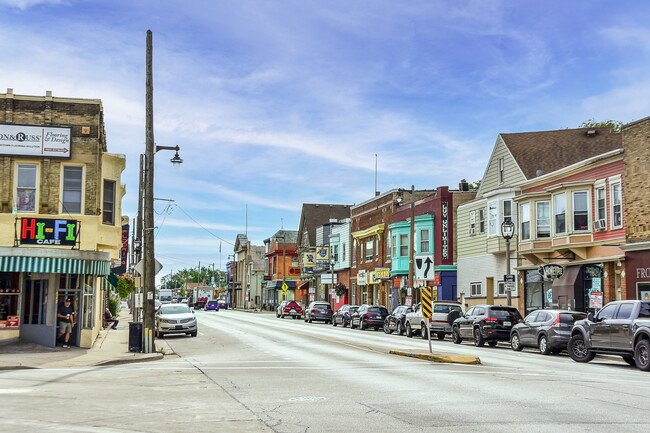 Building Photo - 2578 S Lenox St