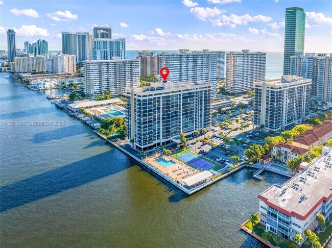 Building Photo - 2017 S Ocean Dr