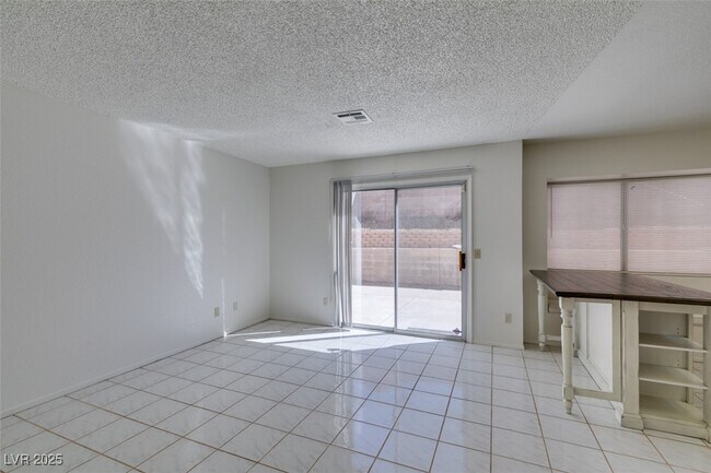 Building Photo - 1101 E Adelman Dr