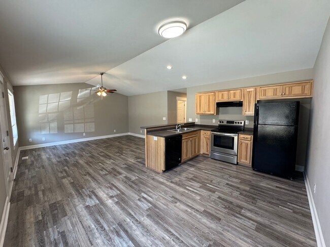 Building Photo - 310 N Varnell Rd