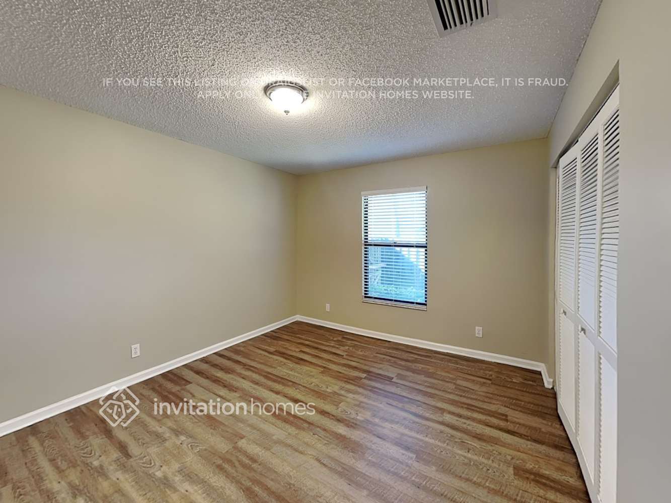 Building Photo - 102 Royal Ct