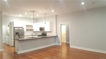 Building Photo - 220 Franklin St