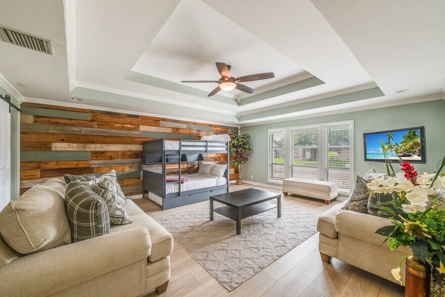 Building Photo - 2930 Water Lily Dr