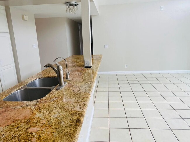 Building Photo - 4470 Avenida Granada
