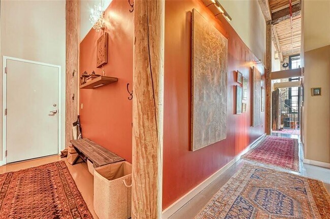 Building Photo - 170 Boulevard SE