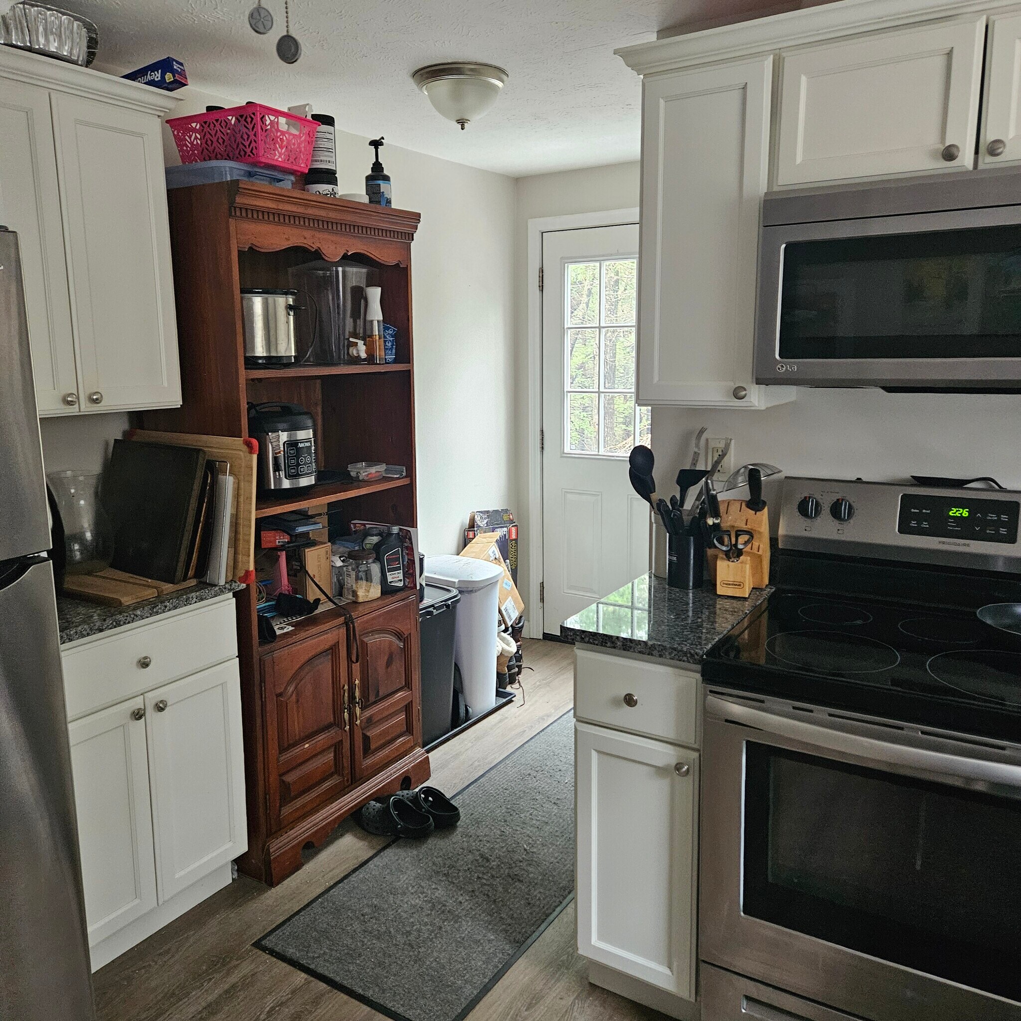 Building Photo - 137B Highrock Rd